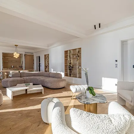 1974 - Luxurious 3 Bedrooms - Sea View & Parking Apartman