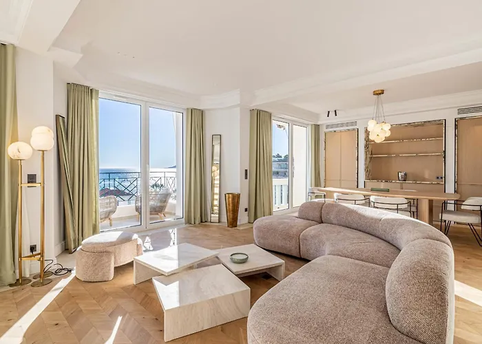 Lägenhet 1974 - Luxurious 3 Bedrooms - Sea View & Parking *