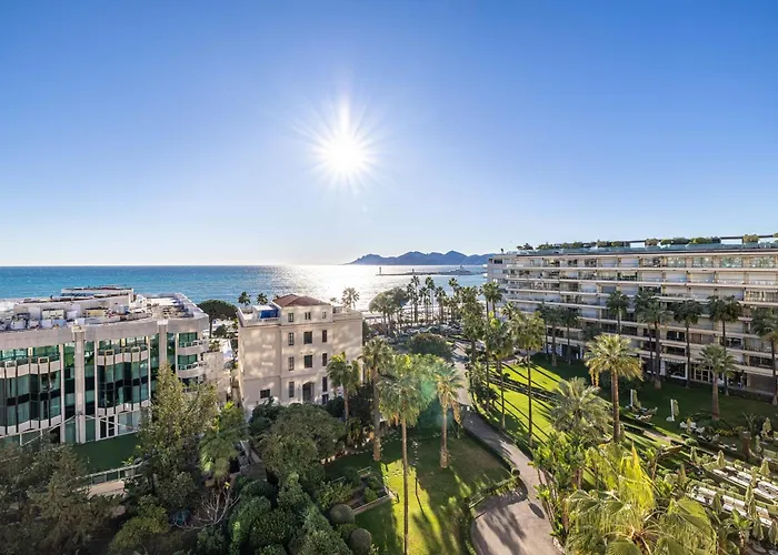 1974 - Luxurious 3 Bedrooms - Sea View & Parking Lägenhet Cannes