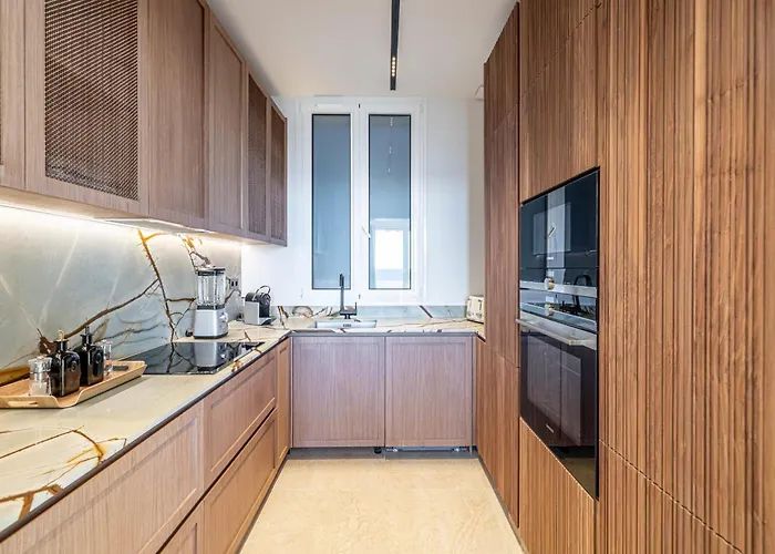 Lägenhet 1974 - Luxurious 3 Bedrooms - Sea View & Parking